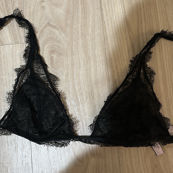 Victoria’s Secret unlined bralette size small - Picture 2 of 3